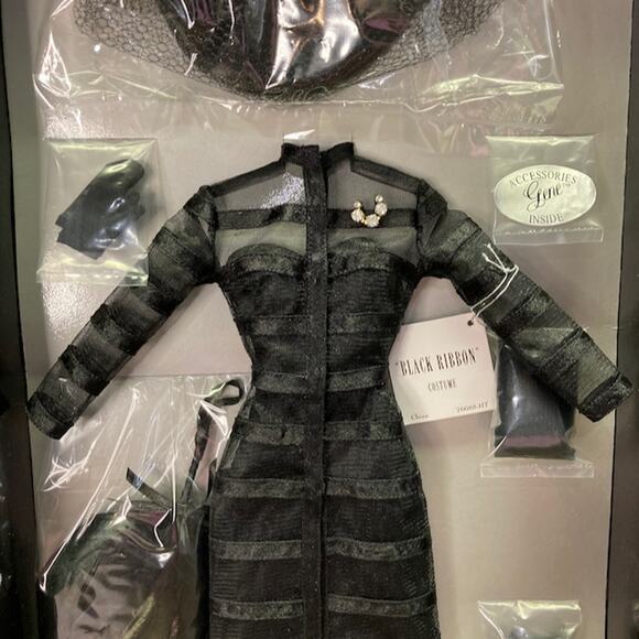 Vintage 90s Ashton-Drake 15.5" Gene Marshall BLACK RIBBON OF #76088 (1999) NRFB - Picture 4 of 5